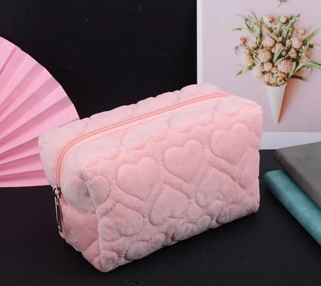 Adorable plush heart make-up bag - Christine Boutique Glam