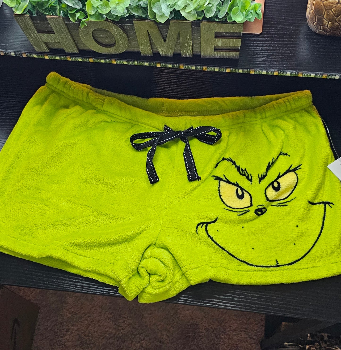 Womens Grinch pajama shorts size large